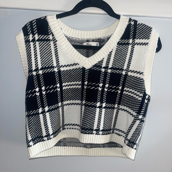 NEW HOLLISTER SWEATER VEST - never worn - Picture 1 of 1